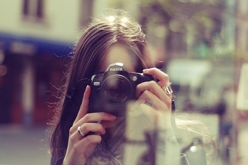 自拍臭美的句子发朋友圈 形容女人臭美的句子(精选104句)