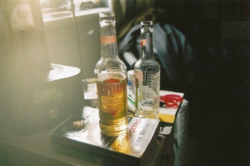 描写女人流泪的句子13句