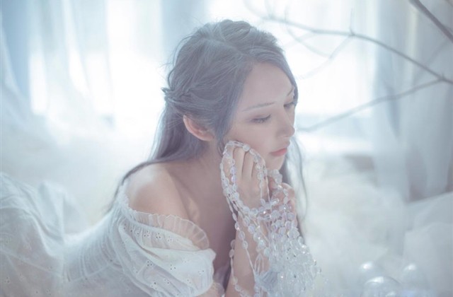 不敢与君绝恋人网名(共248个) 不敢与君绝恋人网名(共248个)