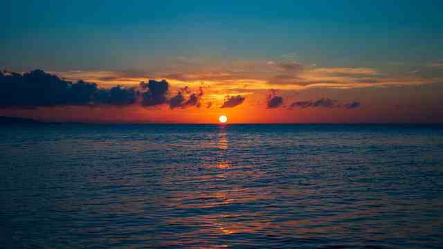 很成熟很现实的一段话，瞬间真相，扎心窝了！