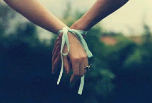 一句话表达寒心和无助