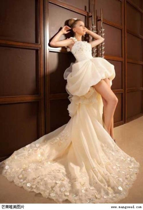 不想起床的搞笑朋友圈文案