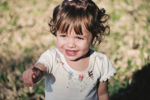 2024年女孩坚强有财富的名字