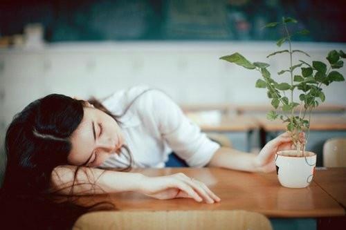 2025年简短的朋友圈伤感句子摘录79条