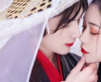 晒结婚证的简短句子 夫妻朋友圈发照片的话