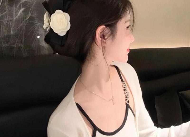 描述短发的优美句子精选17句