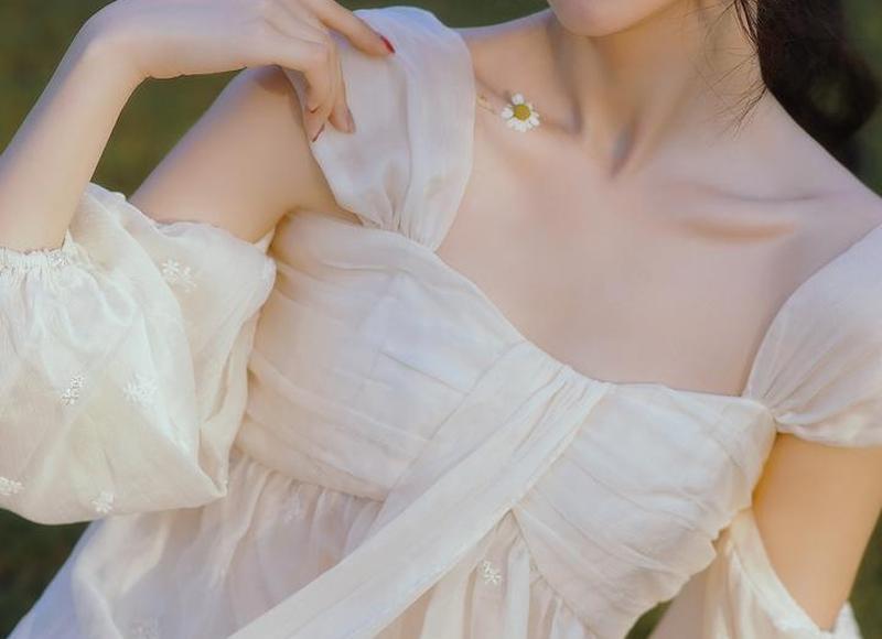 形容薛宝钗外貌的句子(精选147句) 形容薛宝钗外貌的句子(精选147句)