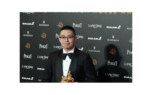 2025回不了家要一个人过年的伤感说说