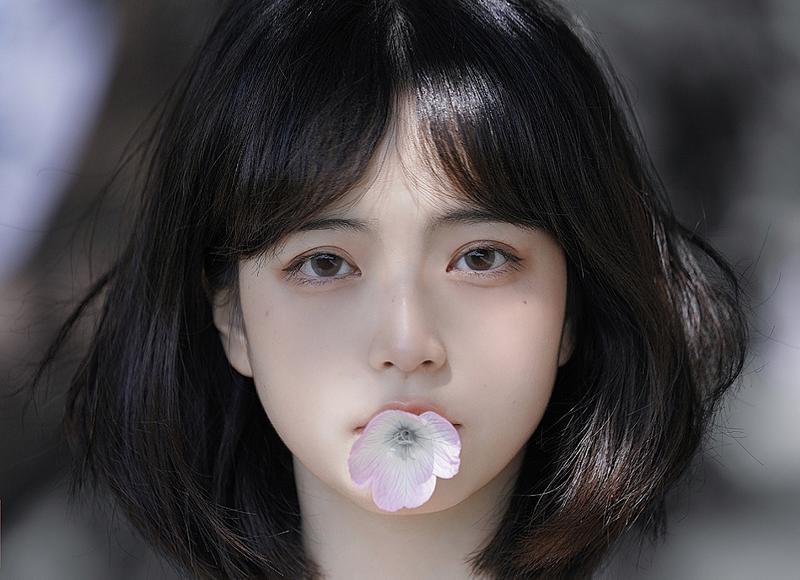 抖音正能量案牍女（抖音最火正能量语句女生）