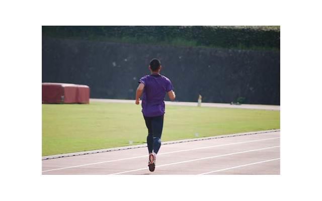 女人说“我好累”，情商高的男人会这样回复，让她心动不已