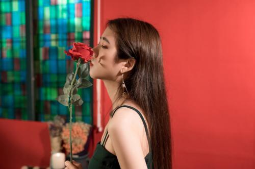 关于人间值得的句子 愿人间一切都值得的句子