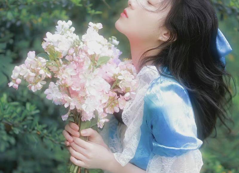 更深入了解她 跟女生聊天的话题幽默