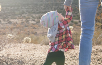 ​和小外甥女在一起开心的句子(带孩子出去玩的说说 累并快乐着真的好幸福)